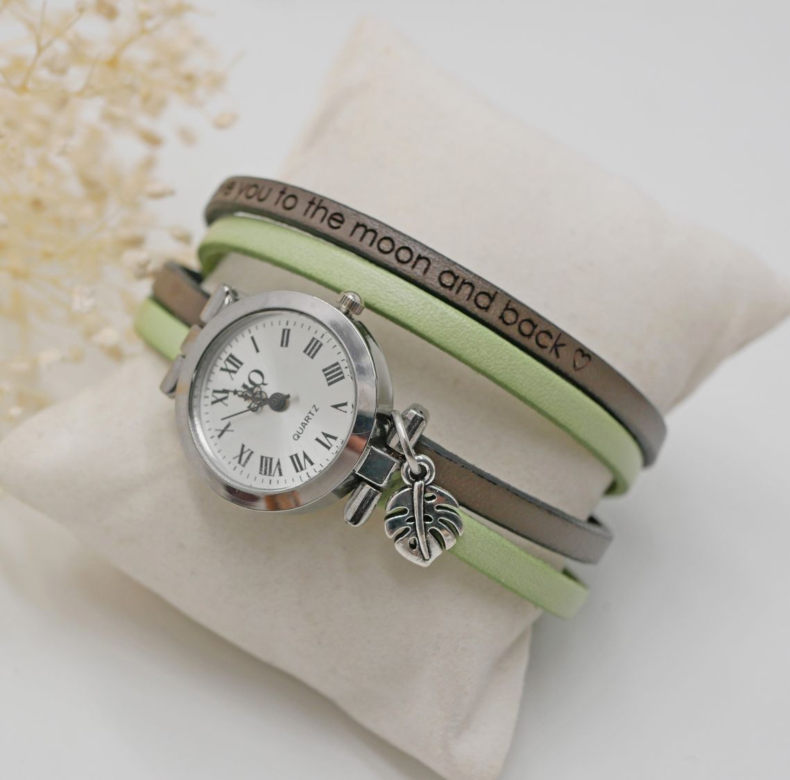 Watch with double leather strap, silver dial, choice of color to be personalized 