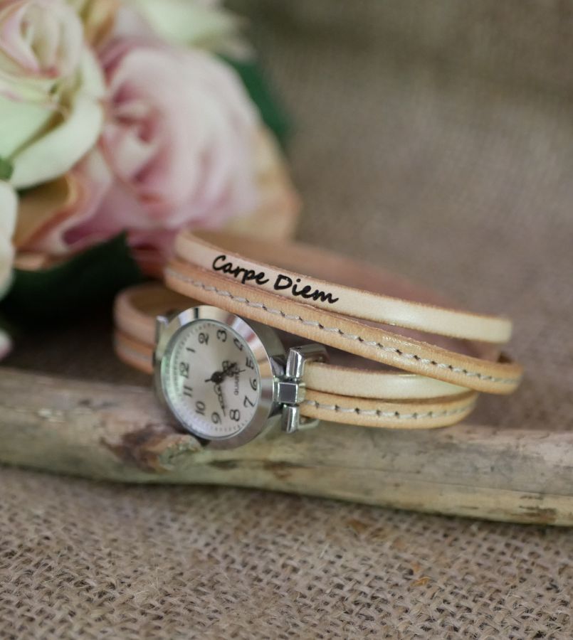 Watch with double leather strap with natural stitching and a second color of your choice to customize 