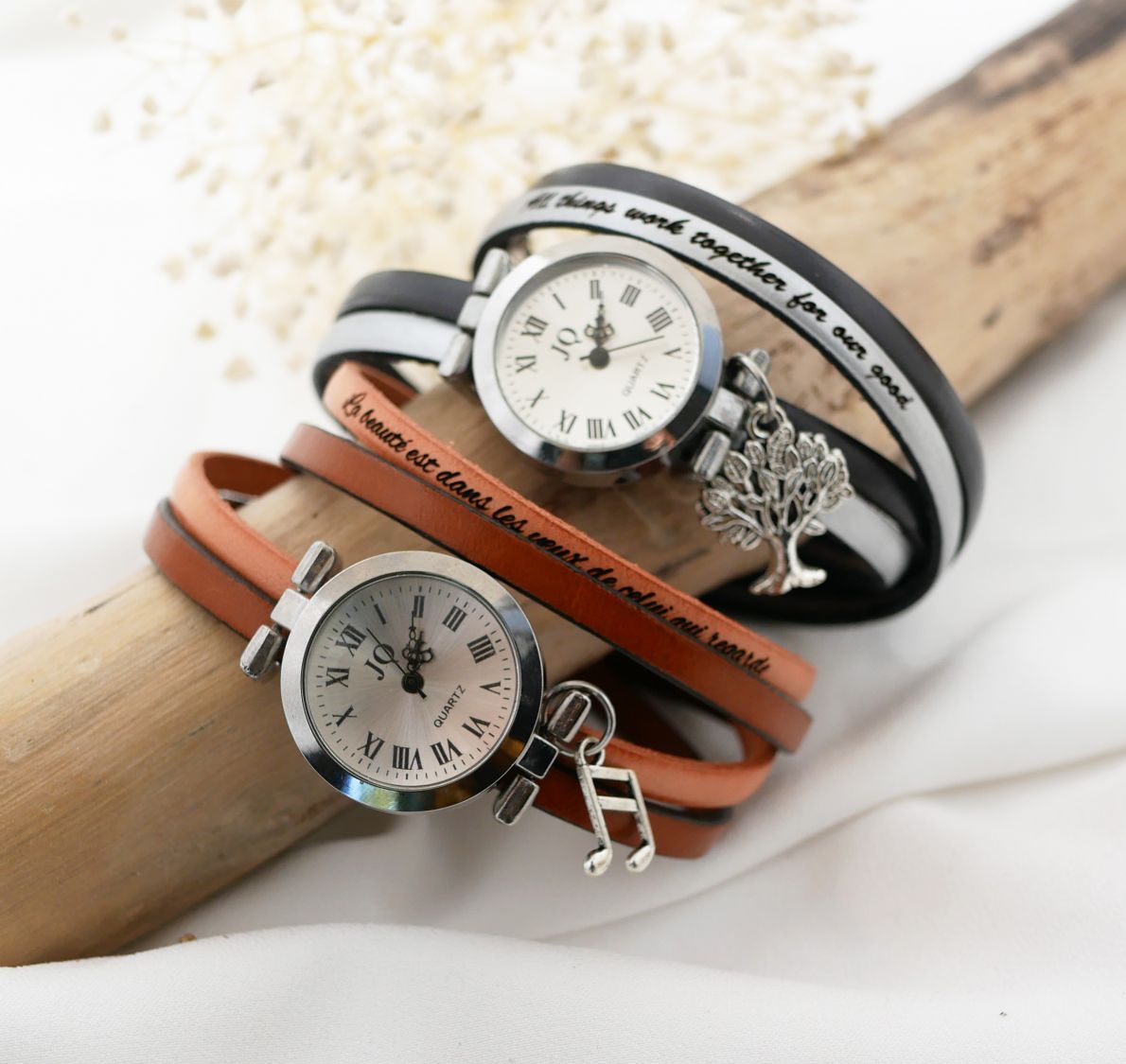 Watch with double leather strap, silver dial, choice of color to be personalized 