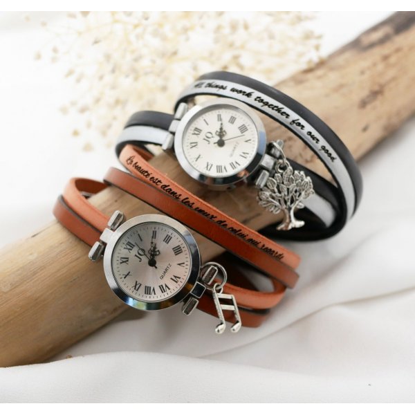Watch with double leather strap, silver dial, choice of color to be personalized 