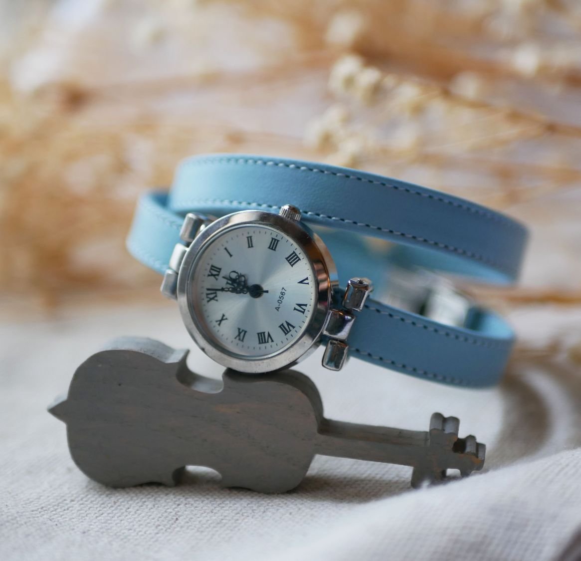 Double turn watch in blue leather couture