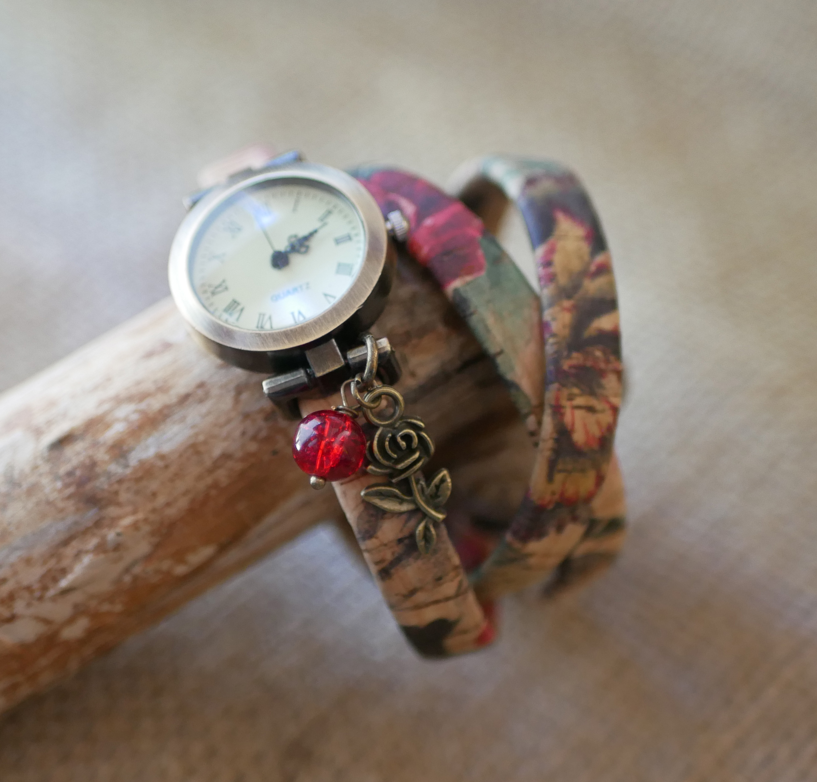 Watch cork flowered 3 turns charm red pearl 