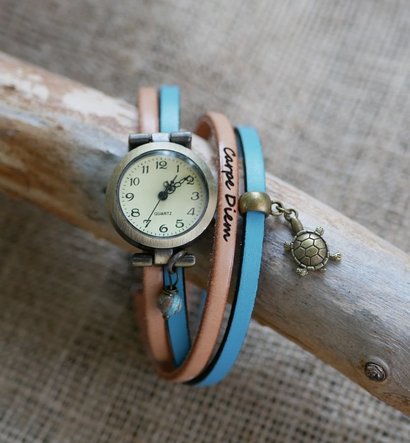 Customizable double-turn leather wristwatch with pendant