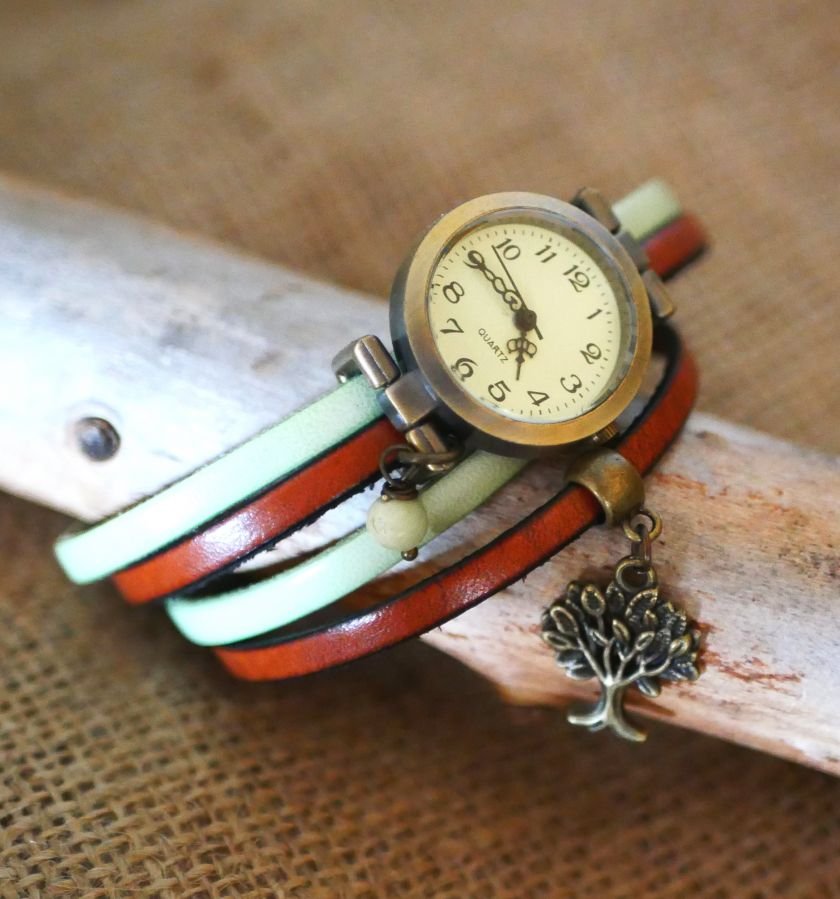 Customizable double-turn leather wristwatch with pendant