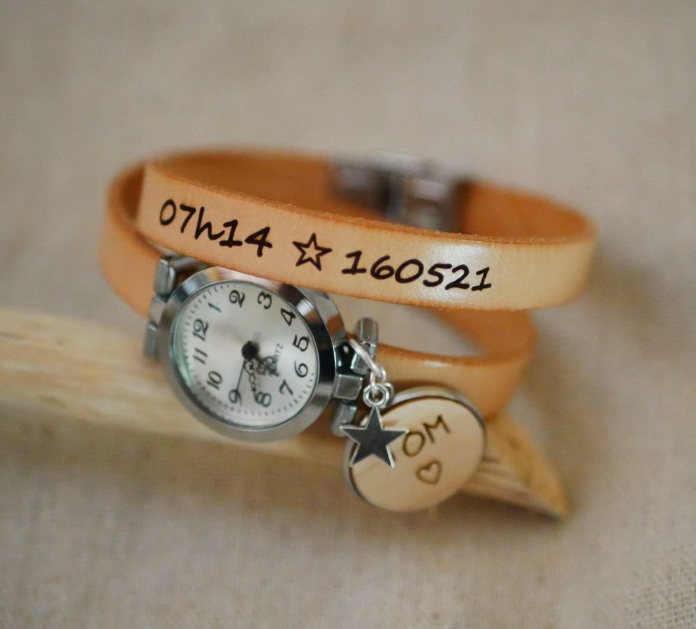 Engraved wood cabochon watch with double leather strap 