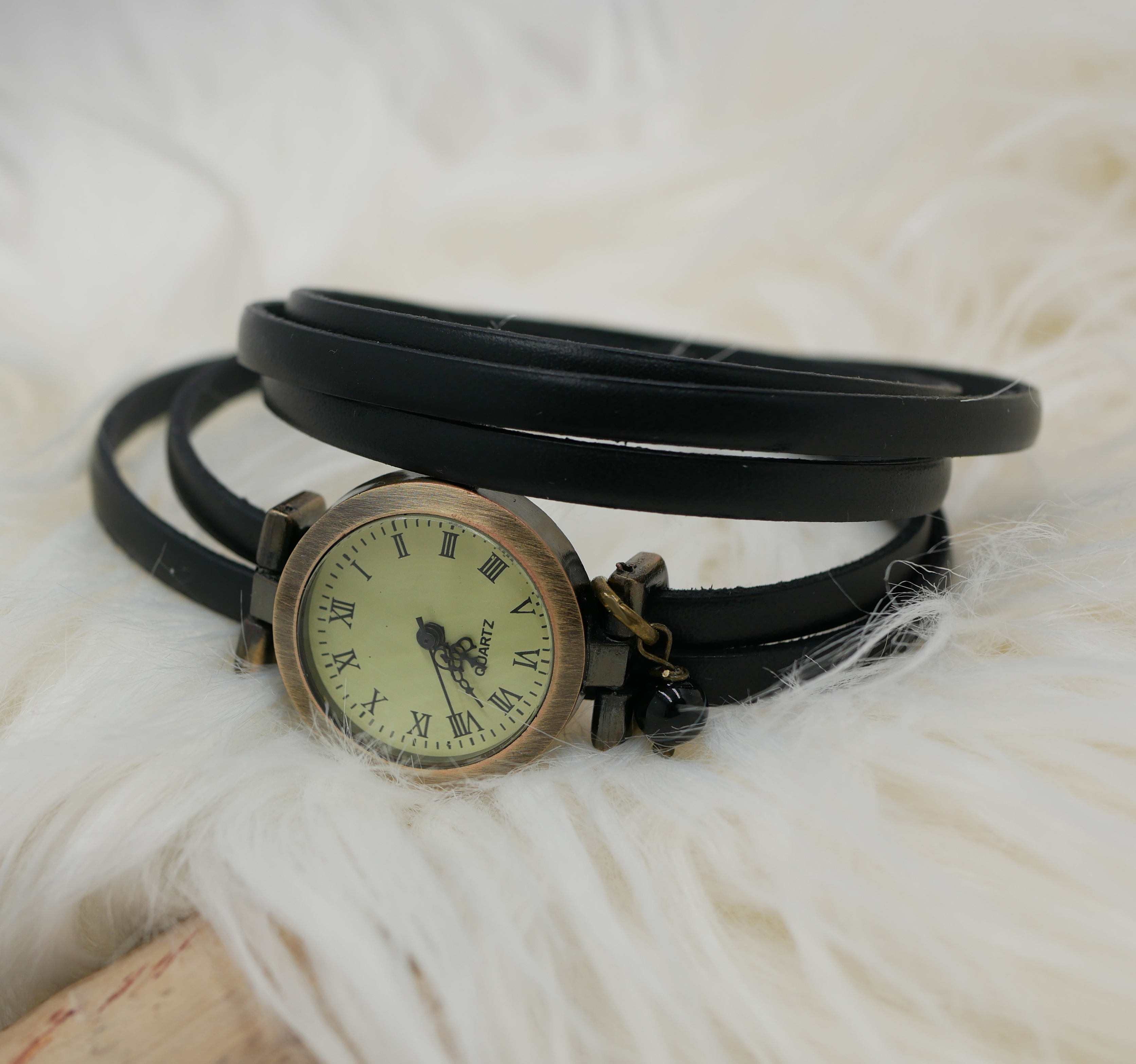 Vintage multi-turn leather watch with adjustable clasp