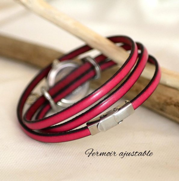 Watch with 3-turn leather strap and silver dial 