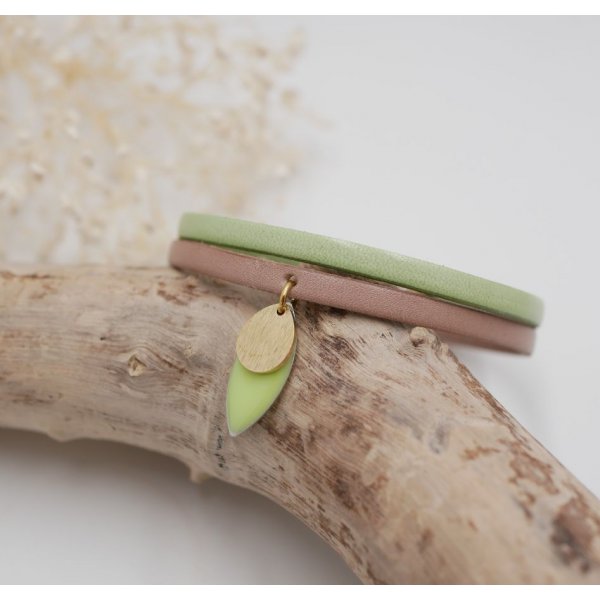 Set of earrings and leather bracelet with almond green sequins