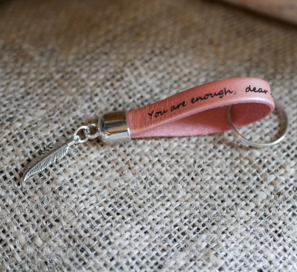 Leather key ring to be personalized by engraving with your choice of pendant