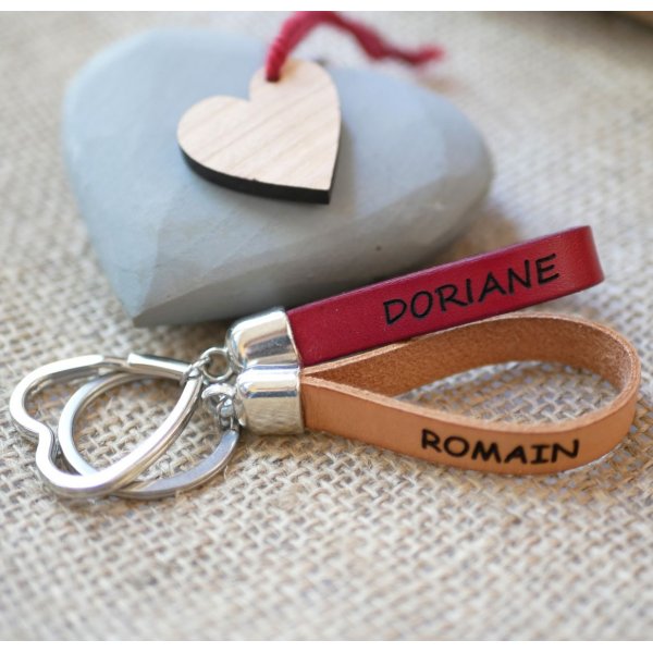 Customizable leather key ring with name phone message
