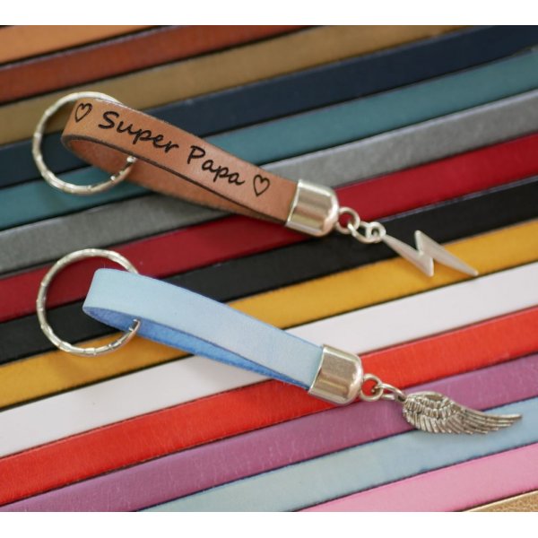 Leather key ring to be personalized by engraving with your choice of pendant