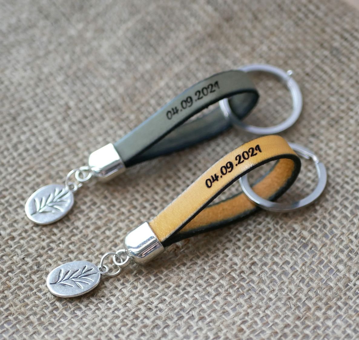 Leather key ring to be personalized by engraving with your choice of pendant