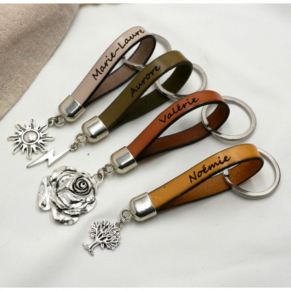 Leather key ring to be personalized by engraving with your choice of pendant