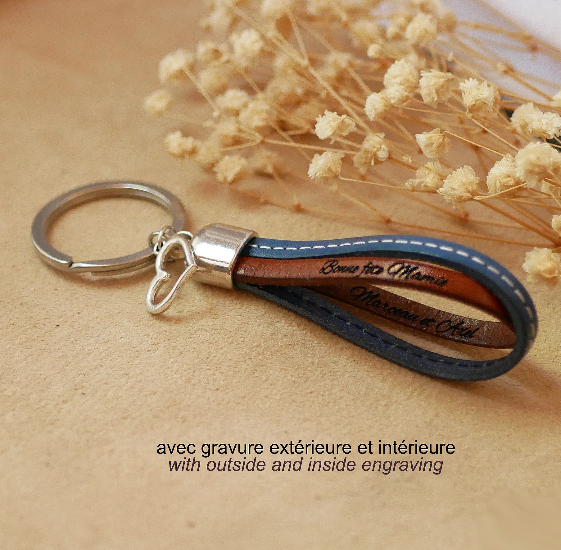 Double leather key ring to be personalized by engraving with your choice of pendant