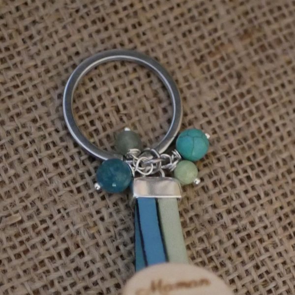 Double leather key ring and personalized wooden cabochon