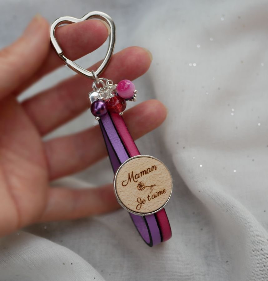 Double leather key ring and personalized wooden cabochon