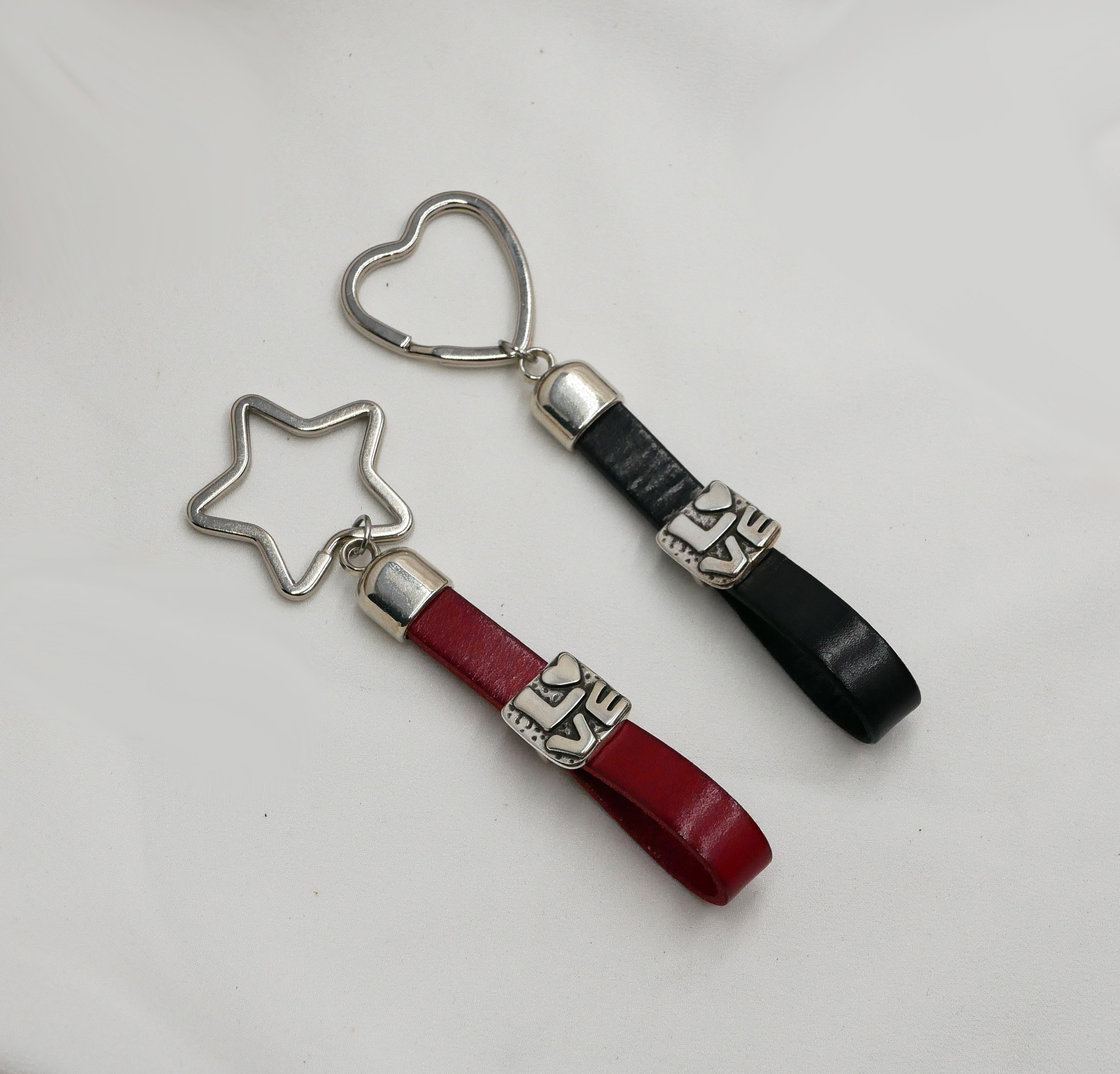 Love leather key ring, customizable by engraving