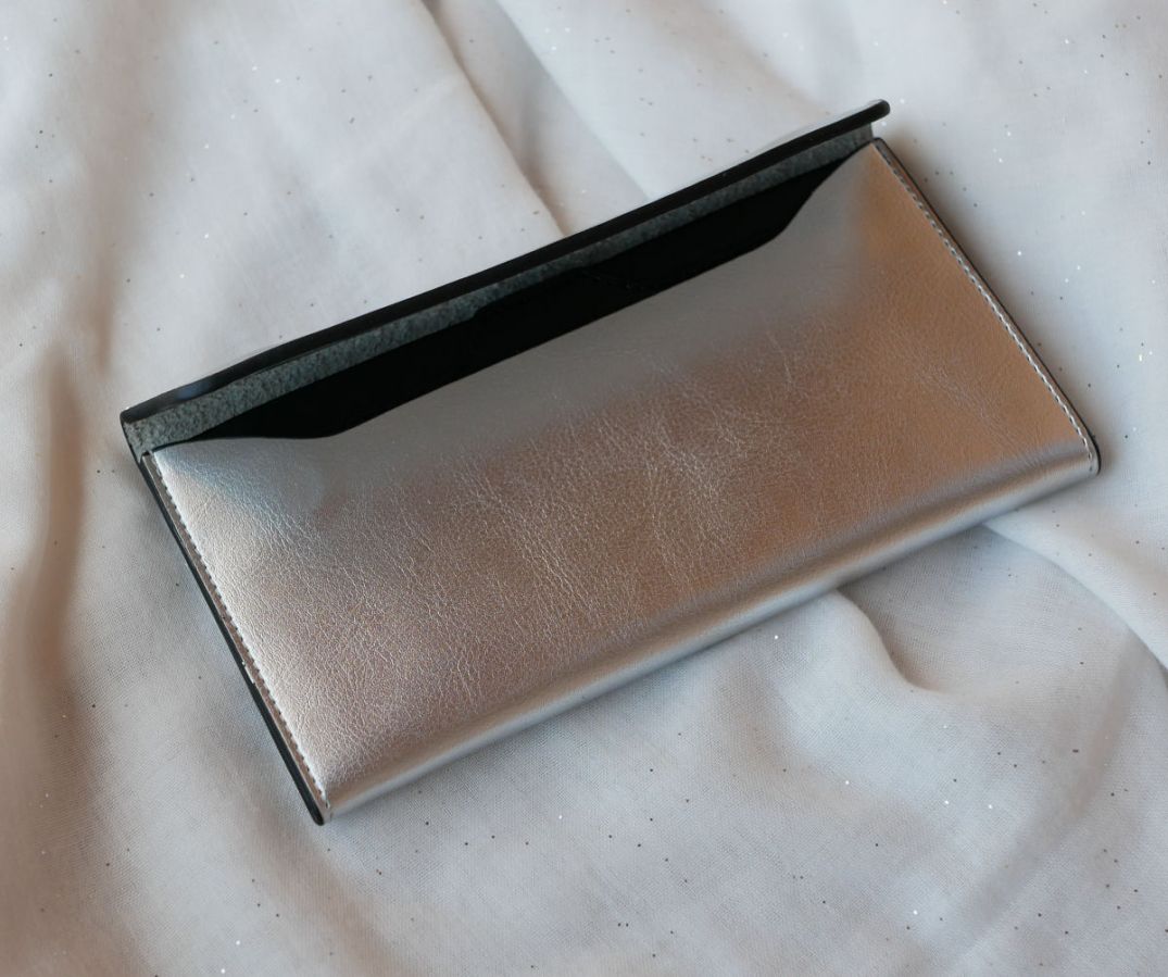 Silver grey leather wallet to personalize