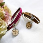 Customized leather bracelet with engraved wood cabochon