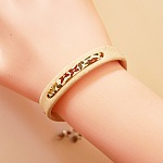 Flor&acirc;me plant bracelet with Ava liberty ribbon on white cork