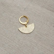 Solo half-round gold earring
