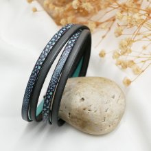 Leather bracelet with blue snake print, to personalize