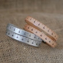 Customizable double-turn engraved leather tape measure bracelet 