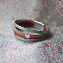 Leather cuff bracelet with hearts to personalize 